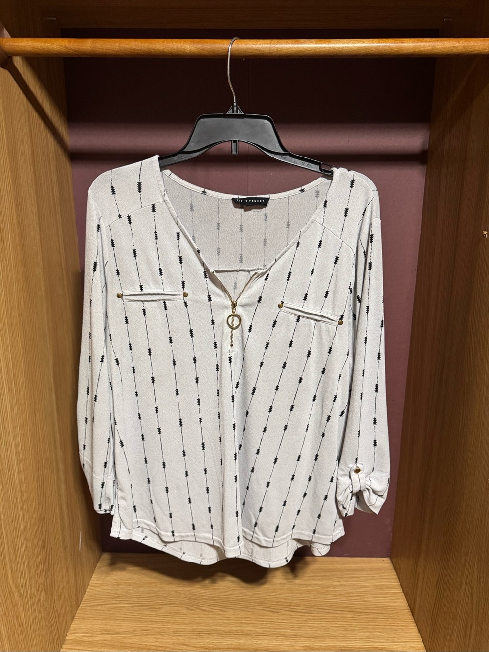 Fifty Street Petite XL White Black Arrow Print Zip Blouse PXL